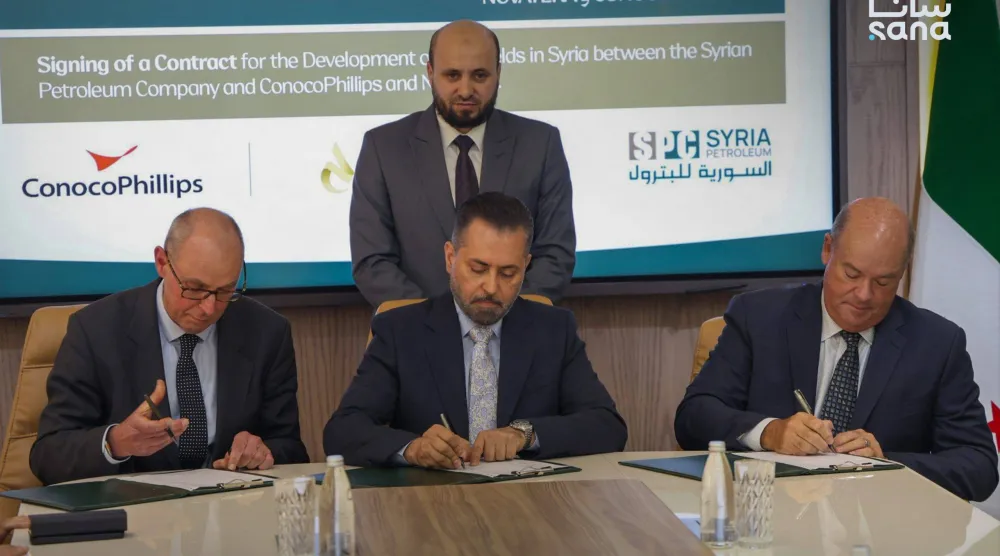 خلال توقيع العقد بين الشركة السورية للبترول و«كونوكو فيليبس» و«نوفاتيرا إنرجي» الأميركيتين (سانا)