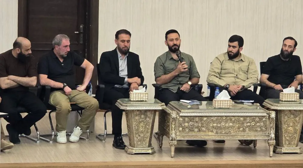  قيادة الأمن الداخلي في حلب عقدت اجتماعاً مفتوحاً مع فعاليات مجتمعية وشعبية الثلاثاء (الإخبارية السورية)
