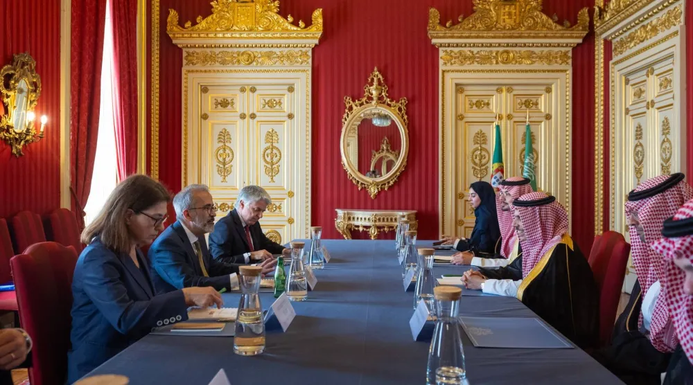 جانب من جلسة المباحثات الرسمية التي عقدها وزيرا خارجية السعودية والبرتغال في العاصمة لشبونة (واس)