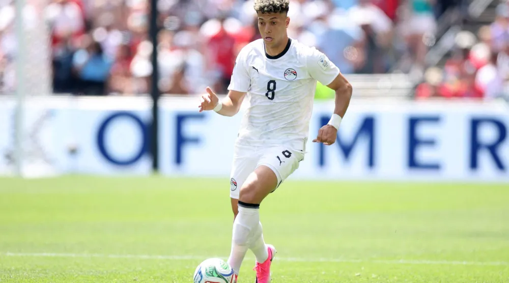 إمام عاشور لاعب وسط منتخب مصر (أ.ف.ب)