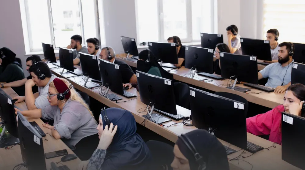 ‏من تنفيذ اختبار ⁧‫همزة‬⁩ الأكاديمي‬⁩ في جمهورية أذربيجان لتعزيز جودة التعليم (مجمع الملك سلمان للعربية)