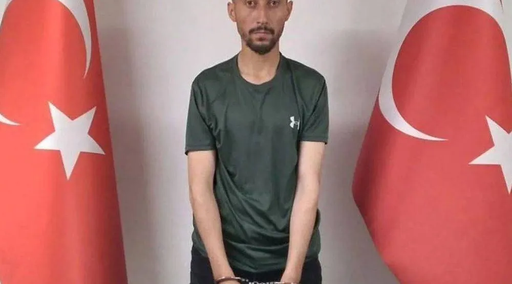 صورة موزعة من مديرية الأمن العام في أنقرة للإرهابي أحمد كازانجي أو «أبو عبيدة» مسؤول الإعلام في تنظيم «ولاية خراسان» التابع لتنظيم «داعش» الإرهابي (الداخلية التركية)
