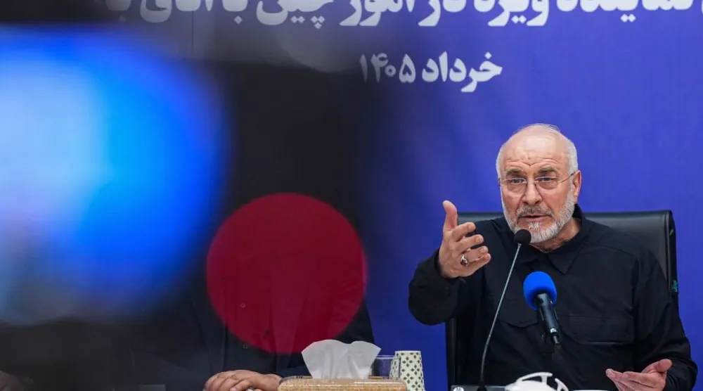 صورة نشرها موقع قاليباف الرسمي من لقائه مع اعضاء الغرفة التجارية الأربعاء 