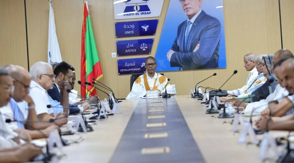 جانب من اجتماع منسقية أحزاب الموالاة لنقاش الوثيقة (حزب الإنصاف الحاكم)