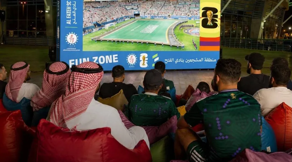 منطقة المشجعين «فان زون» في ميدان تمويل الأولى (نادي الفتح)