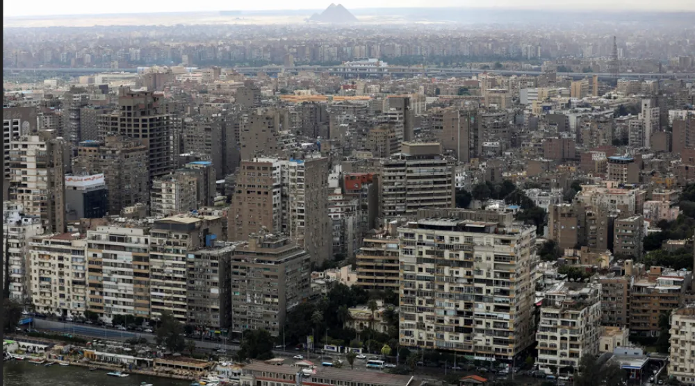 منظر عام لبنايات في القاهرة (رويترز)