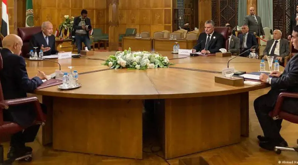 لقاء المنفي وعقيلة وتكالة بالقاهرة في مارس 2024 (أ.ب)