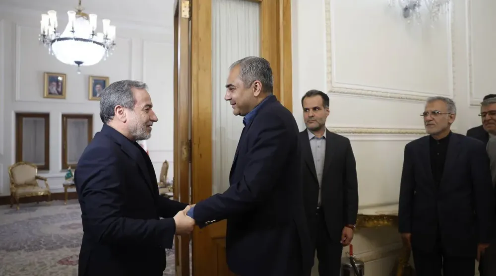 İran Dışişleri Bakanı Abbas Arakçi, Tahran'da Pakistan İçişleri Bakanı Muhsin Nakvi'yi ağırladı, 20 Haziran 2026 (EPA)