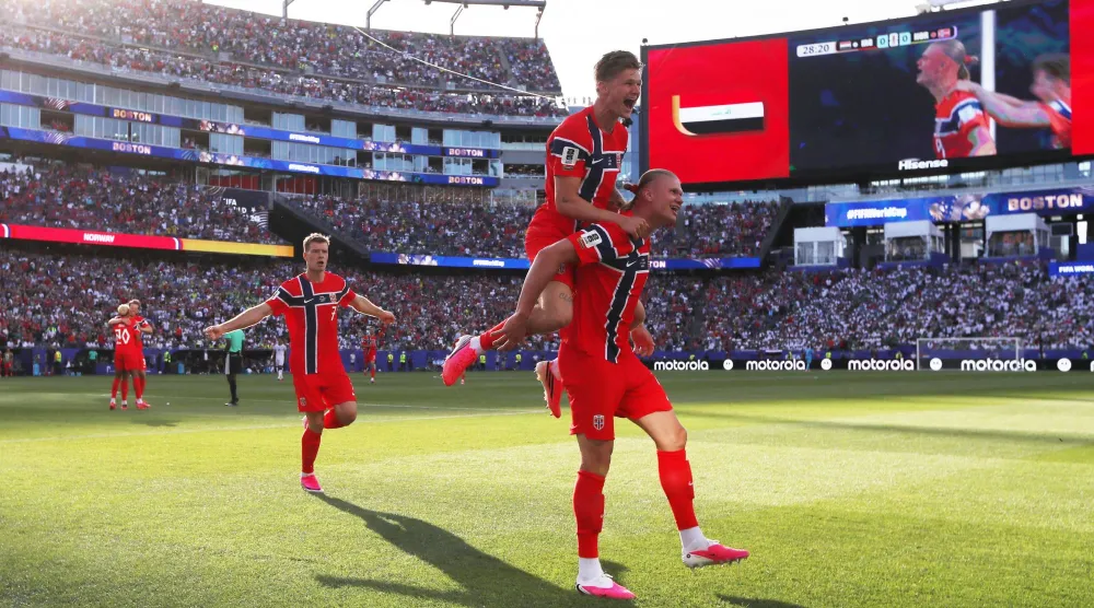 آباء هالاند وألكسندر سورلوث وكريستيان ثورستفيدت كانوا ضمن قائمة منتخب النرويج في مونديال 1994 (رويترز)