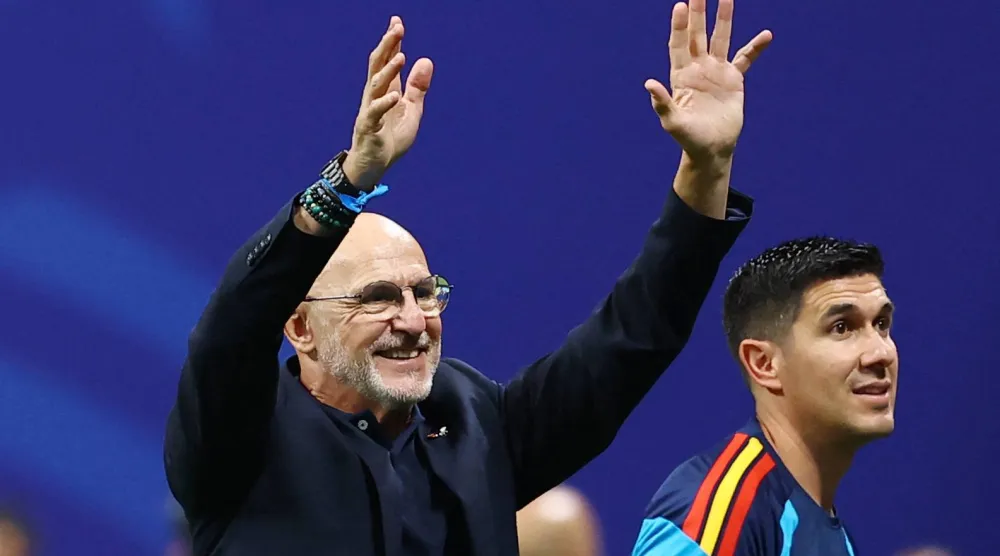 لويس دي لا فوينتي مدرب المنتخب الإسباني (رويترز)