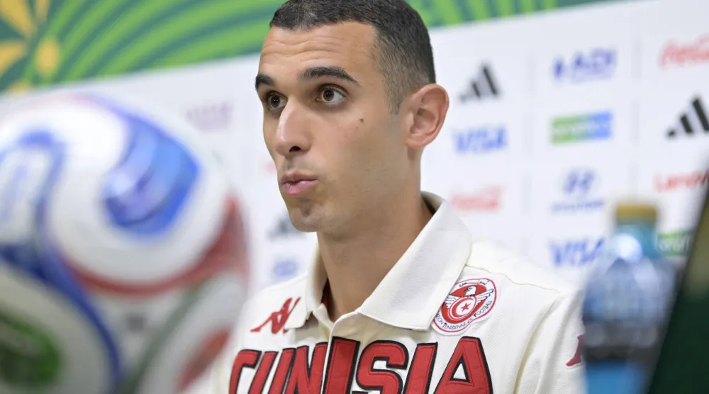 قائد المنتخب التونسي إلياس السخيري (إ.ب.أ)
