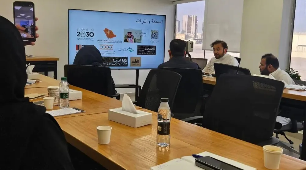 تعمل الوزارة على تأهيل الكوادر المحلية في توثيق التراث الثقافي وأرشفته الرقمية (واس)