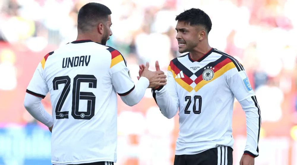 قمصان المنتخب الألماني تحقق مبيعات قياسية (أ.ف.ب)