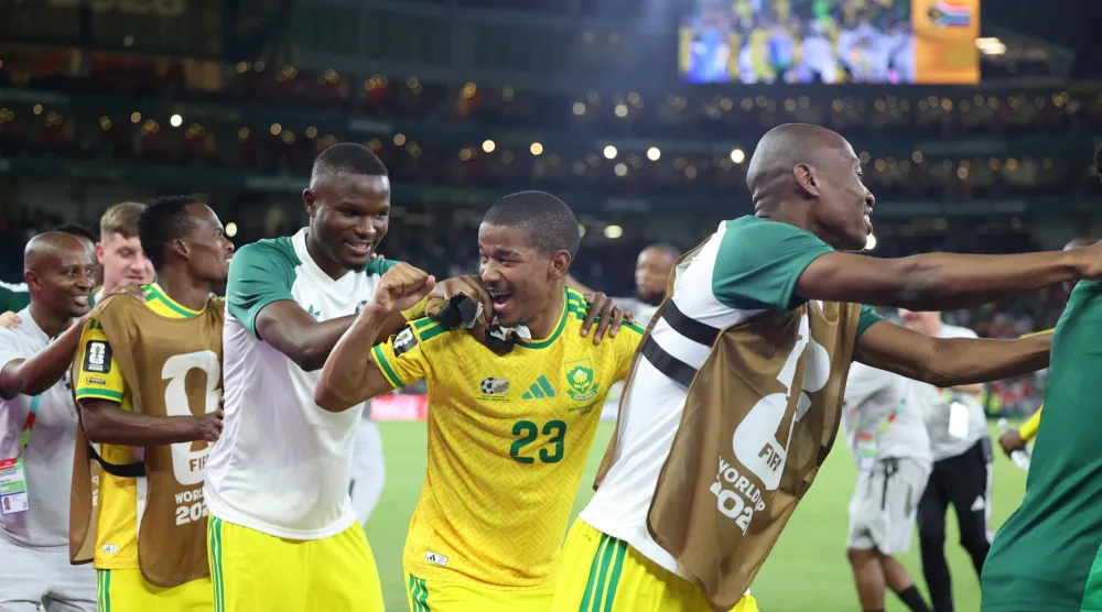 منتخب جنوب أفريقيا انطلق إلى مرحلة خروج المغلوب لكأس العالم لكرة القدم للمرة الأولى (أ.ب)
