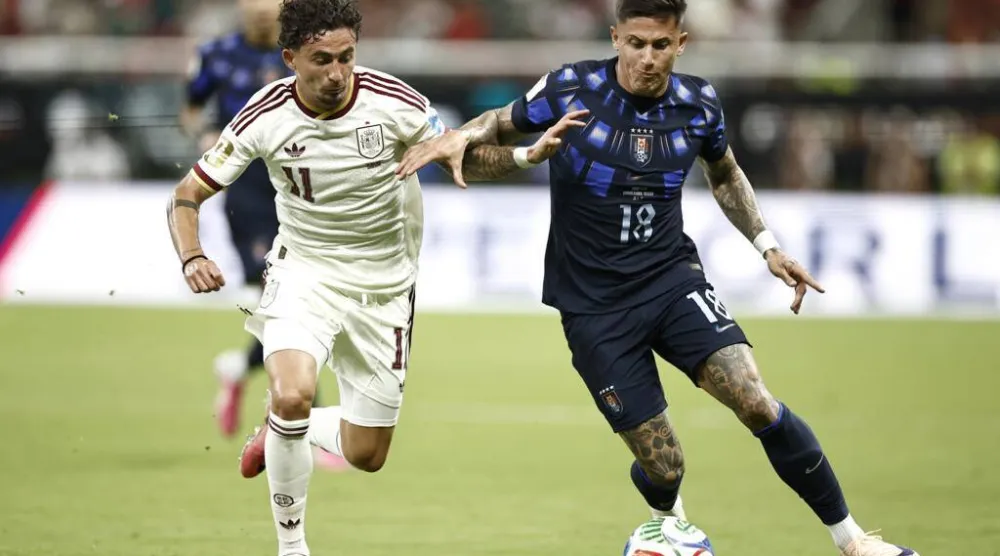 Yeremy Pino's World Cup may have been ended by a shoulder injury. Ulises RUIZ / AFP
