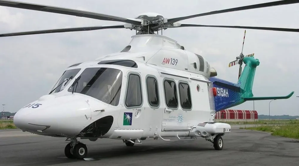 نموذج من الطائرة المروحية من طراز «ليوناردو AW139» المستخدمة في أسطول طيران «أرامكو» وتتسع لـ14 راكباً