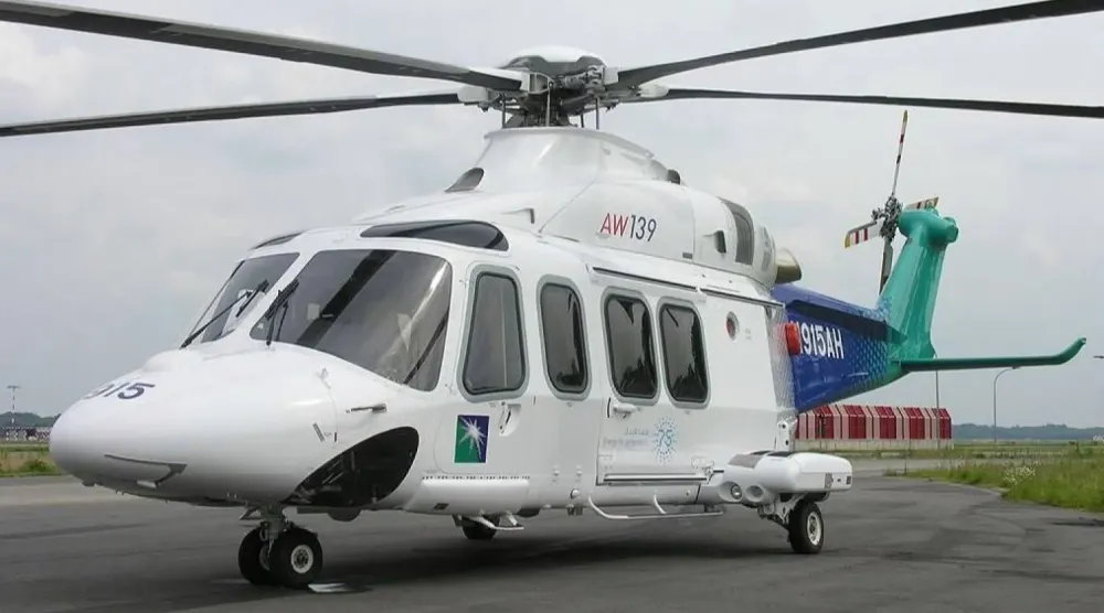 Aramco Hava Filosu'nda kullanılan ve 14 yolcu kapasitesine sahip Leonardo AW139 tipi helikopterden bir kare