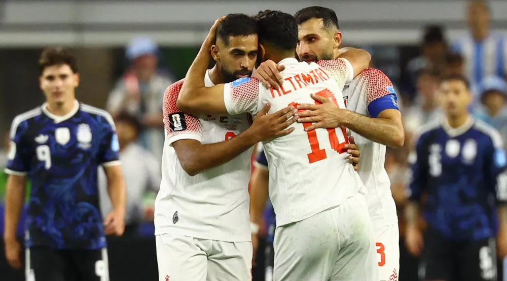 منتخب الأردن قدم عروضاً قوية رغم خروجه من الدور الأول (رويترز)
