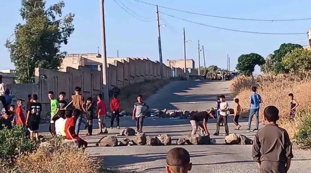 أطفال درعا في مواجهة الاحتلال الإسرائيلي بقرية عابدين بريف درعا الغربي (متداولة)