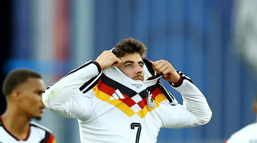  بدا الألماني كاي هافيرتز محبطاً بوداع منتخب بلاده المونديال (رويترز) 