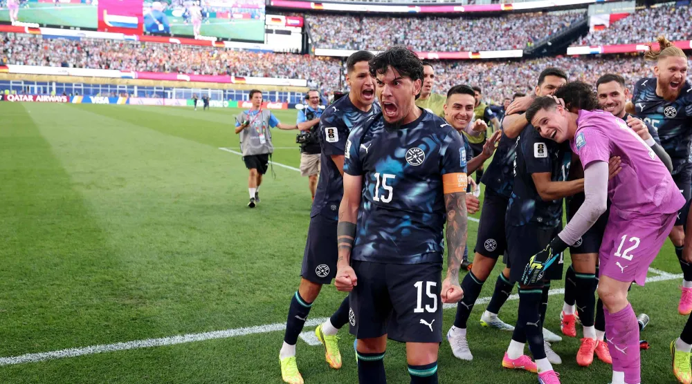 جوستافو غوميز قائد ومدافع منتخب باراغواي (أ.ف.ب) 