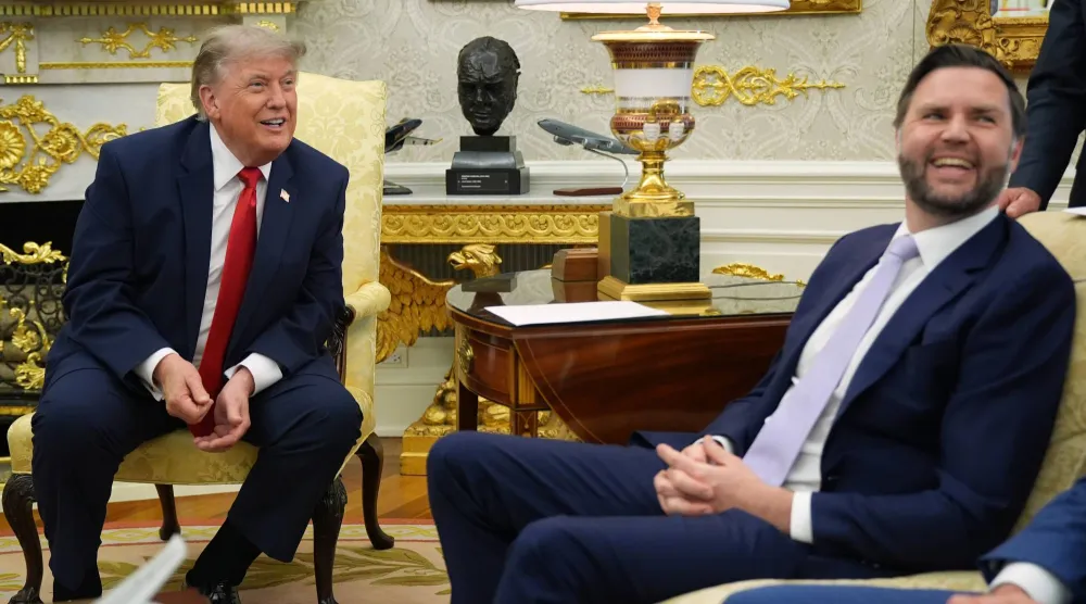 ترمب وفانس في البيت الأبيض في 24 يونيو 2026 (أ.ب)