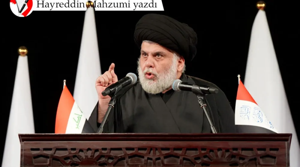 Muktada es-Sadr, Irak'ın güneyindeki Necef kentinde bir konuşma yaparken, 1 Mayıs 2025 (AFP)