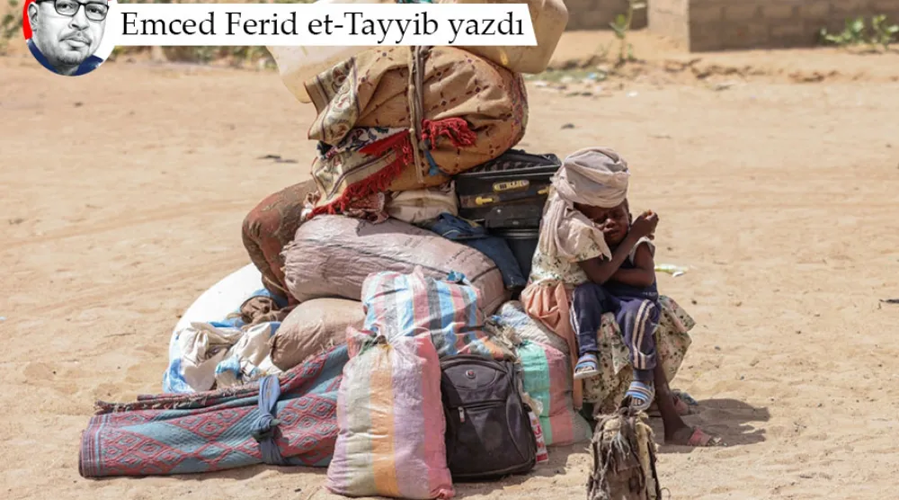Çad'ın Vadi Fira eyaletindeki Tin Geçiş Kampı’na doğru yola çıkmadan önce Çad-Sudan sınırında bekleyen mülteciler, 4 Mayıs 2025 (AP)