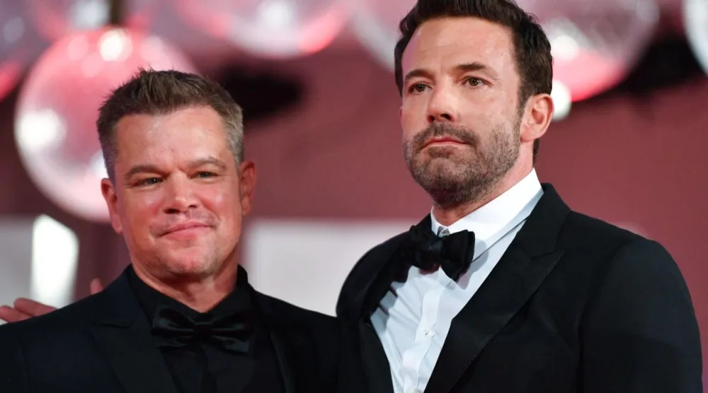 Matt Damon ve Ben Affleck, bir filmde rol alma fırsatını kaçırınca bunun üzerine kendi senaryolarına odaklanmaya karar vermiş (AFP)