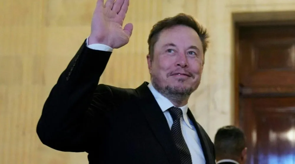 Haziran 2025'te Austin'de küçük bir robotaksi pilot uygulaması başlattıktan sonra Tesla, hizmeti genellikle uzak bölgelerle sınırlı olmak üzere, Teksas ve Florida'daki birkaç şehre daha genişletti (AFP)