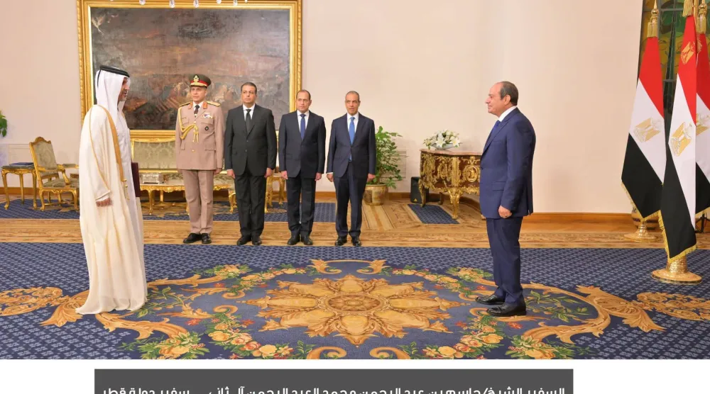 الرئيس المصري عبد الفتاح السيسي يتسلم أوراق اعتماد سفير دولة قطر بالقاهرة الأربعاء (الرئاسة المصرية)