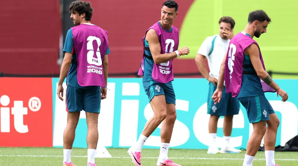 رونالدو خلال تدريبات البرتغال الأخيرة (أ.ف.ب)
