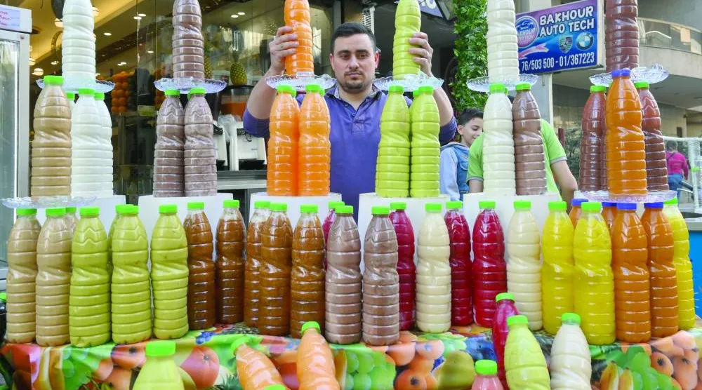 تناول عصائر الفاكهة باعتدال يمكن أن يقدم فوائد صحية مهمة (إ.ب.أ)