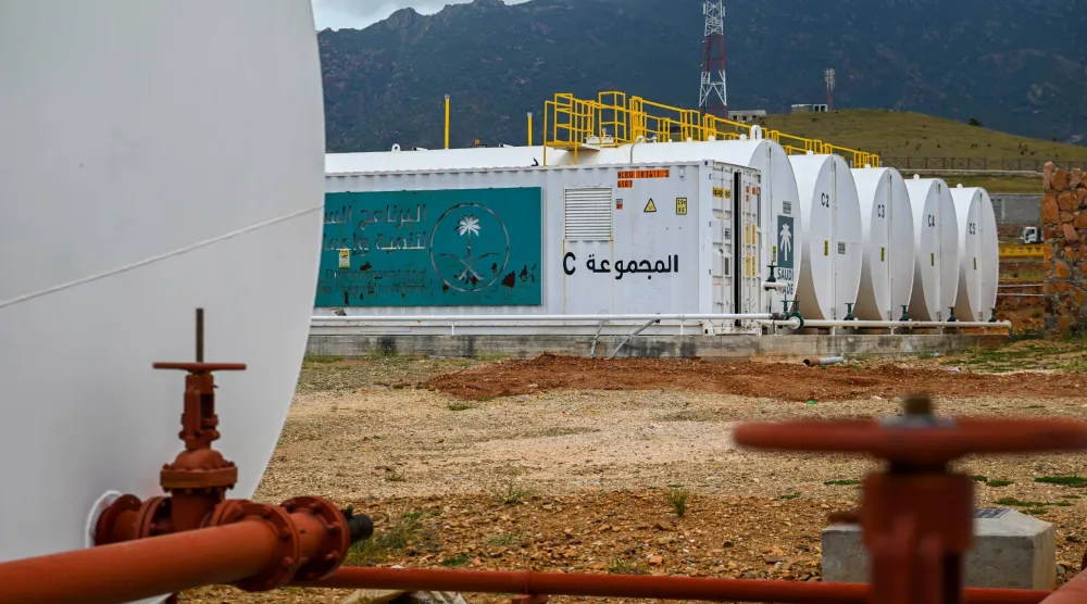 يغطي الدعم احتياجات محطات الكهرباء في سقطرى خلال الأشهر المقبلة (البرنامج السعودي لتنمية وإعمار اليمن)