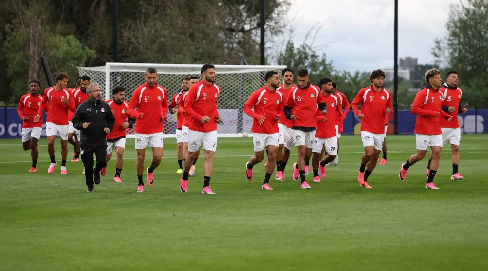 لاعبو منتخب مصر خلال التدريب قبل ملاقاة استراليا (ا ف ب)