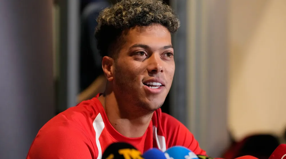إمام عاشور لاعب وسط منتخب مصر (أ.ب)