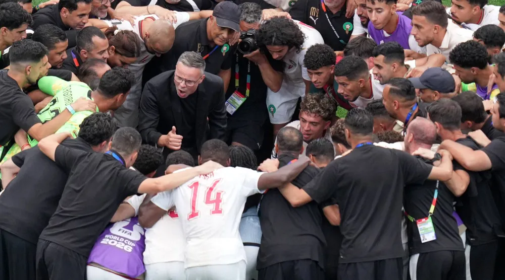 وهبي أشاد بروح لاعبيه في المباراة (أ.ب)