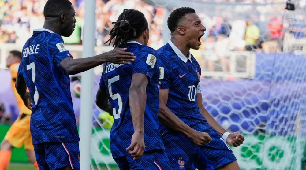 Mbappe golün sevincini yaşıyor (AP)