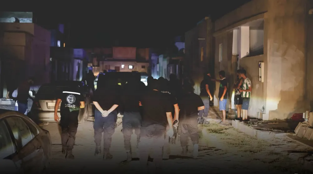جانب من مهاجرين غير نظاميين تم ضبطهم في مدينة زوارة غرب ليبيا 4 يوليو (مديرية أمن زوارة)