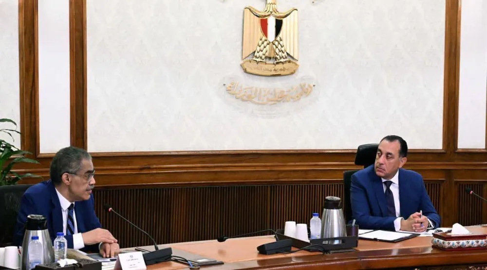 مدبولي أكد الأحد حرص حكومته على تنفيذ تكليفات الرئيس السيسي بشأن الإعلام (صفحة مجلس الوزراء على «فيسبوك»)