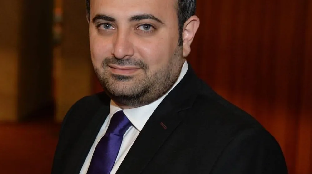 الإعلامي علي نور الدين يشبّه المقدمة الإخبارية بمانشيت صحافي
