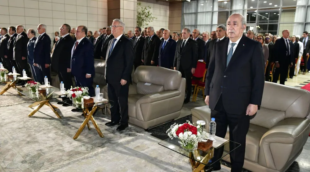 الرئيس الجزائري عبد المجيد تبون مع كبار المسؤولين خلال ذكرى الاستقلال (الرئاسة)