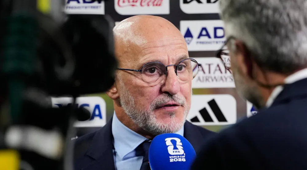 لويس دي لا فوينتي مدرب منتخب إسبانيا (أ.ب)