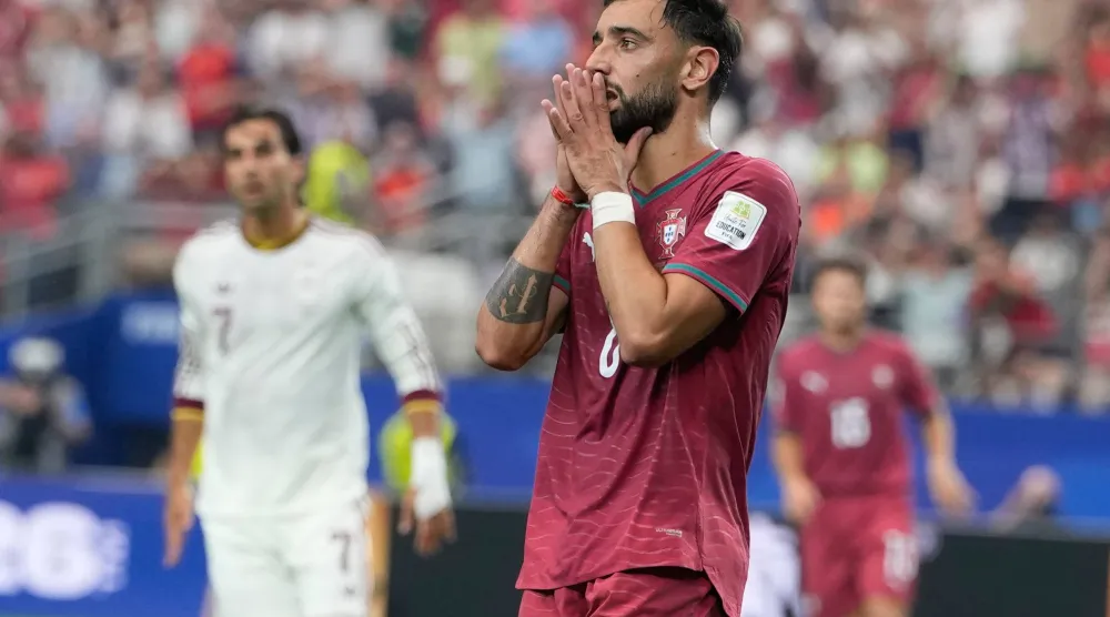 برونو فرنانديز نجم خط وسط منتخب البرتغال (أ.ب)
