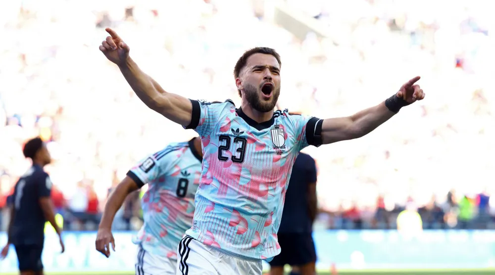 نيكولا راسكين لاعب وسط بلجيكا (رويترز)