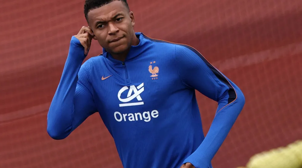  France's forward #10 Kylian Mbappe attends a training session at Bentley University in Waltham, near Boston, on July 07, 2026, during the 2026 World Cup football tournament. (AFP) 