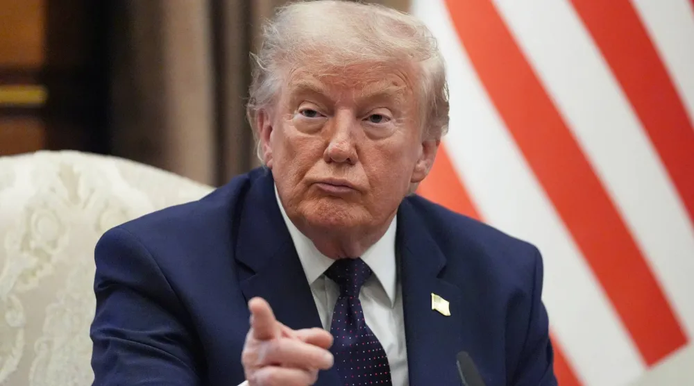 الرئيس الأميركي دونالد ترمب خلال اجتماع ثنائي مع نظيره التركي رجب طيب إردوغان في أنقرة بتركيا (أ.ب)