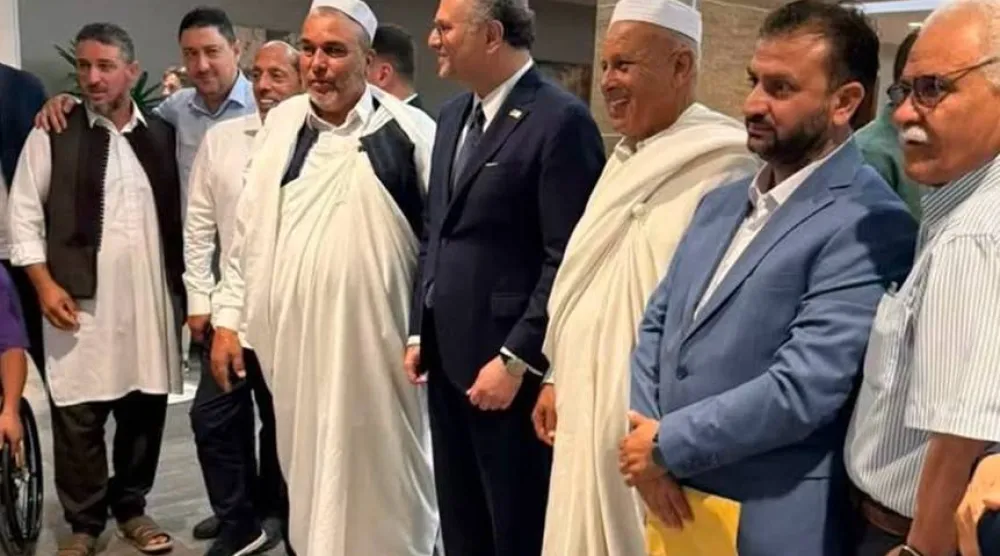 أعيان وحكماء من مصراتة خلال استقبال بولس 7 يوليو (صفحات موثوقة في مصراتة)