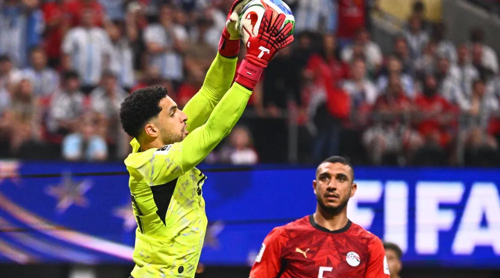 مصطفى شوبير حارس مرمى منتخب مصر (د.ب.أ)
