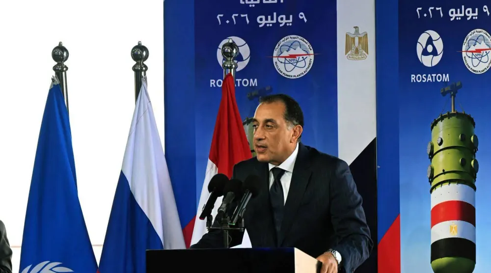 رئيس الوزراء المصري مصطفى مدبولي خلال فعالية تركيب وعاء ضغط المفاعل للوحدة النووية الثانية بمحطة الضبعة (مجلس الوزراء)